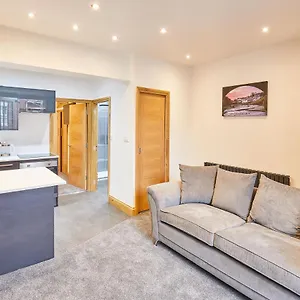 https://host-stay-knight-retreat.yorkshirehotels.net